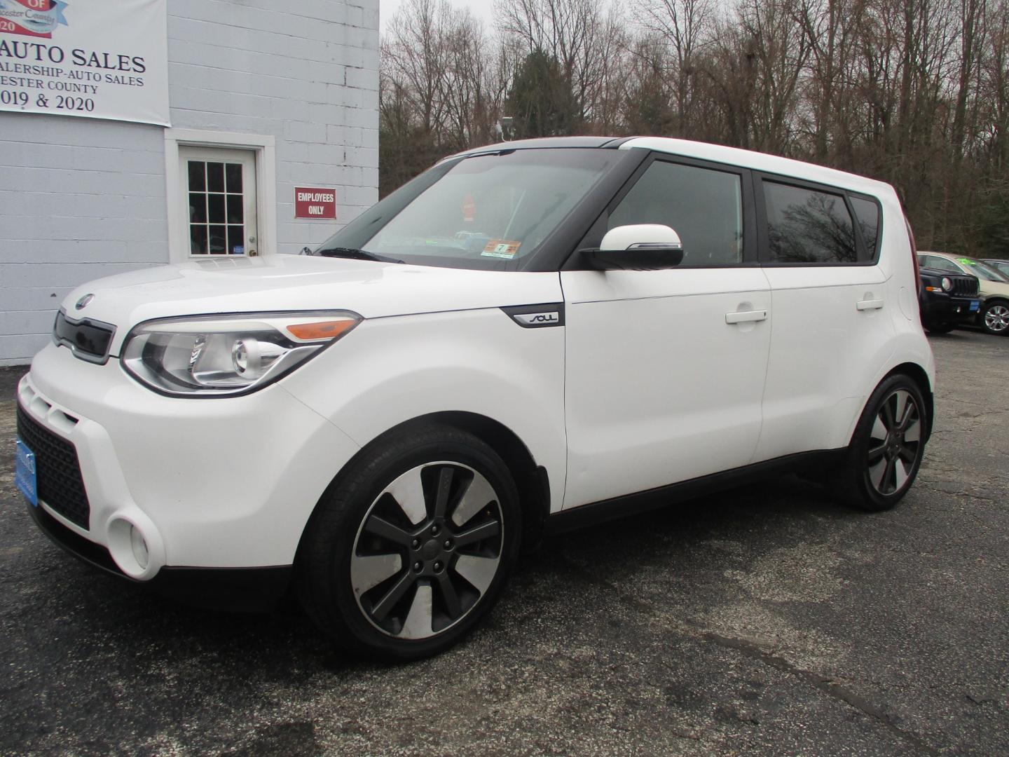 2015 WHITE Kia Soul (KNDJX3A56F7) with an 2.0L L4 DOHC 16V engine, AUTOMATIC transmission, located at 540a Delsea Drive, Sewell, NJ, 08080, (856) 589-6888, 39.752560, -75.111206 - Photo#1